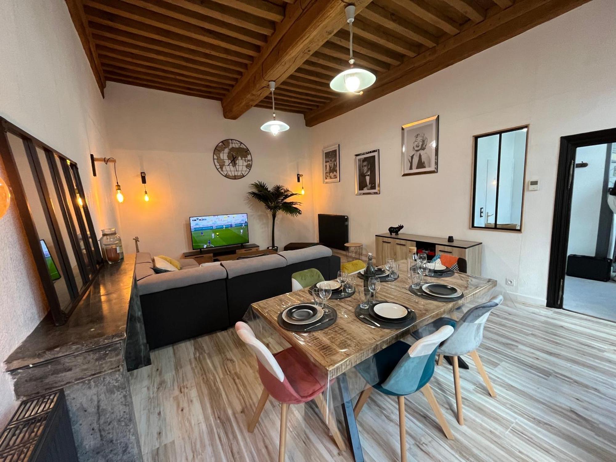 Appartement 6 Personnes - Au Coeur Du Centre Ville パライユ・ル・モニアル エクステリア 写真